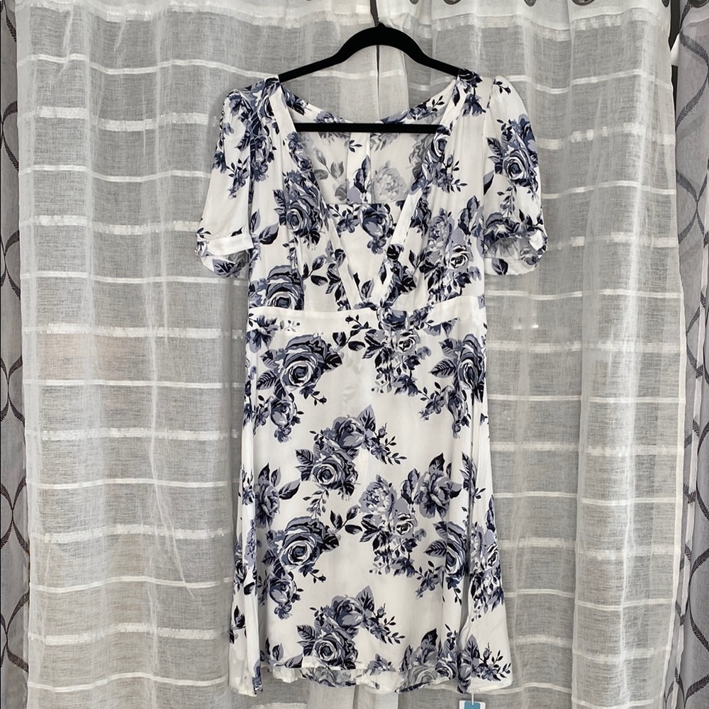 Cupshe Blue and White Puff Sleeve Sundress Fits Medium